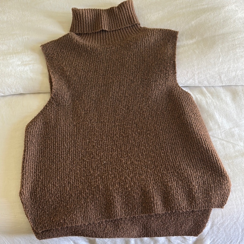 Frankie Sleeveless Cocoa Turtleneck Sweater